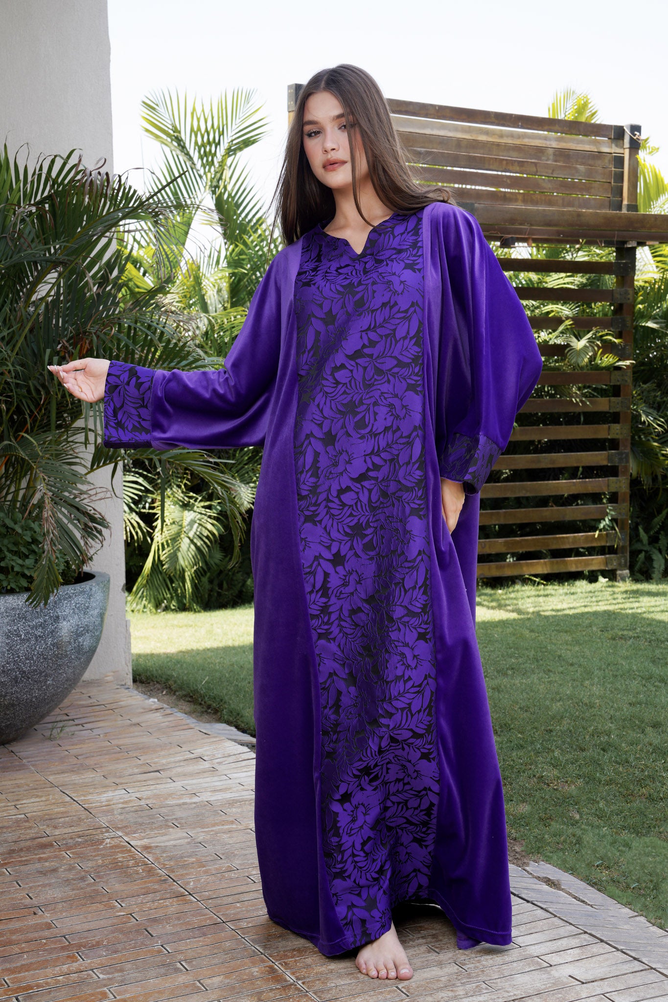 جلابيه FREE SIZE قطيفه ناعم