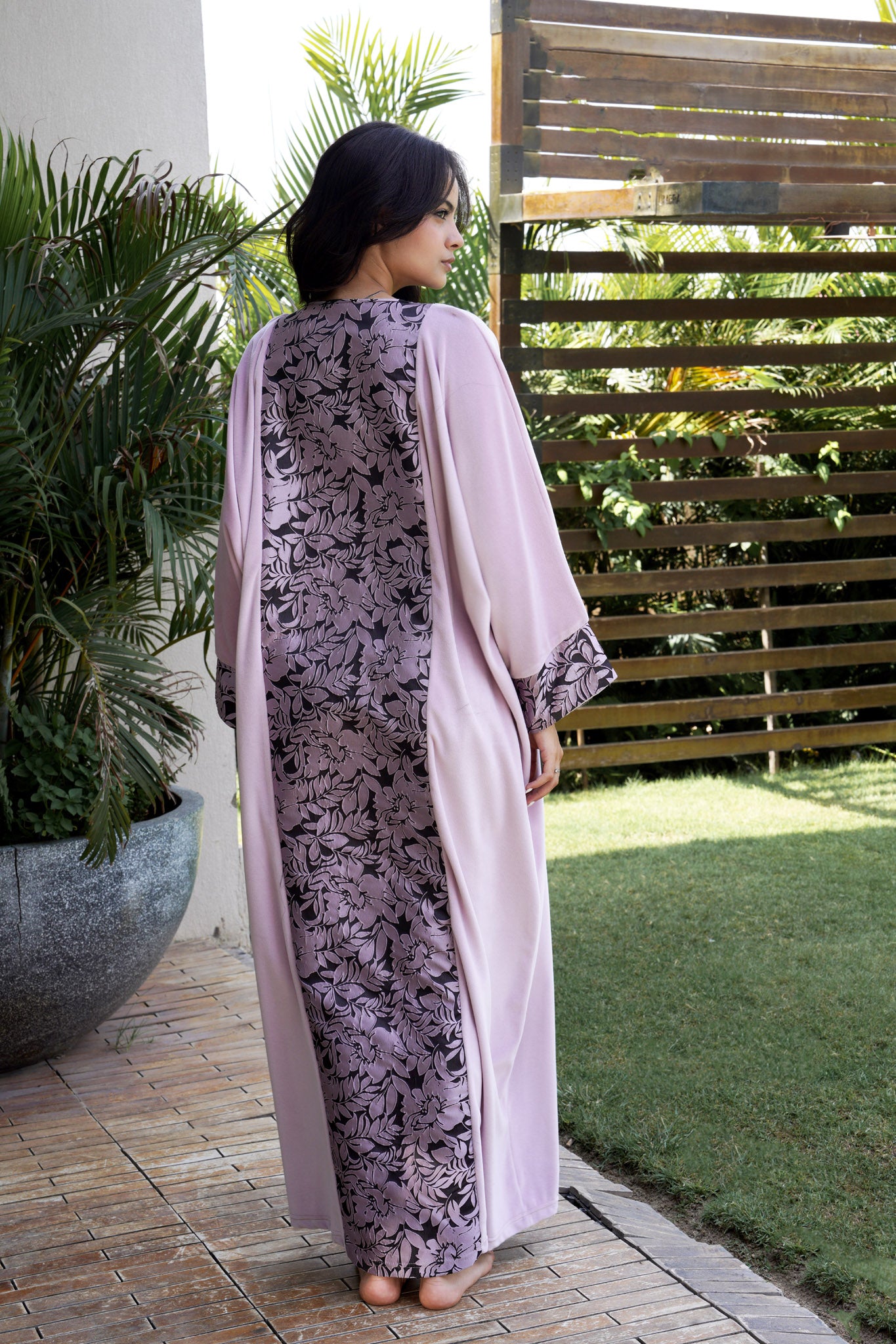 جلابيه FREE SIZE قطيفه ناعم