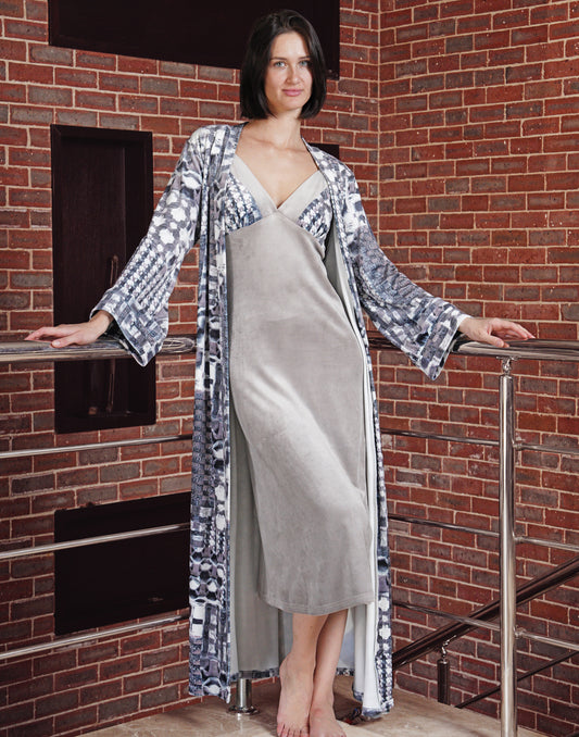 طقم قميص بالروب قطيفه ناعم