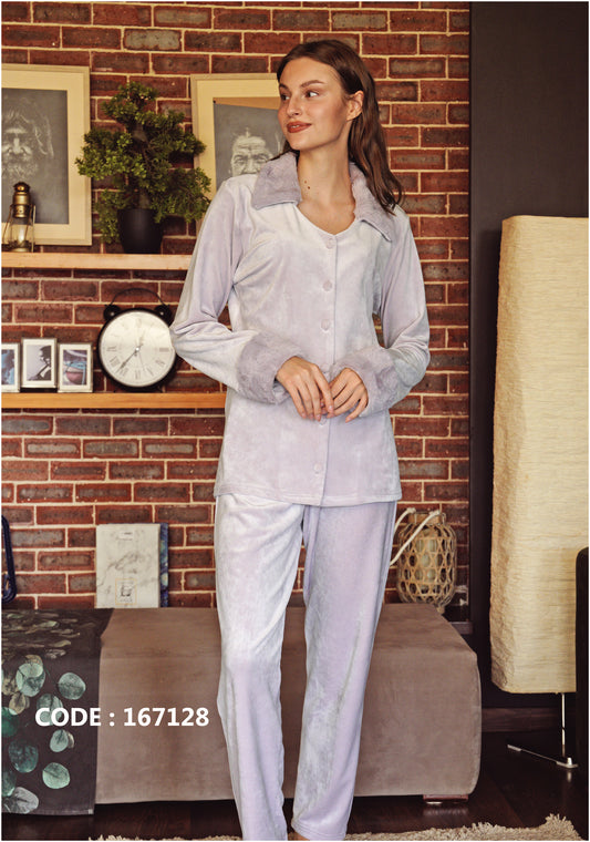 بيجامة زراير قطيفة ناعم